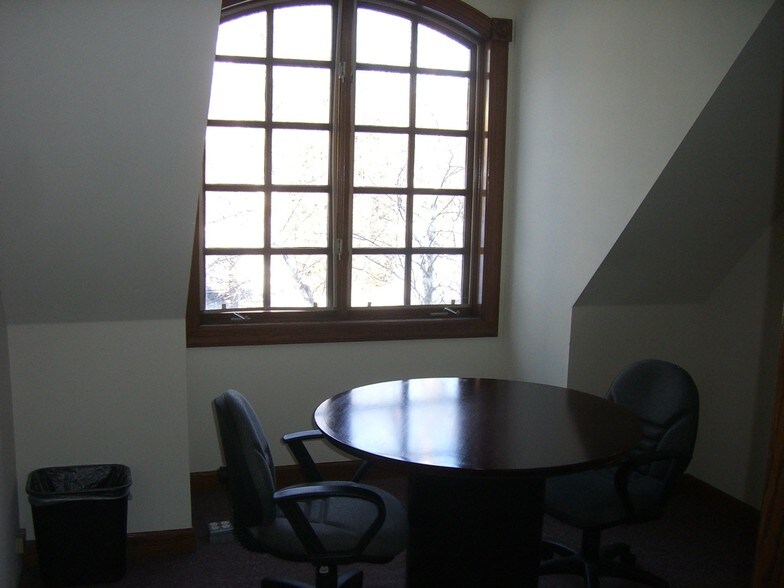 More Photos Of 201 E Dundee Rd, Palatine Office For Sale