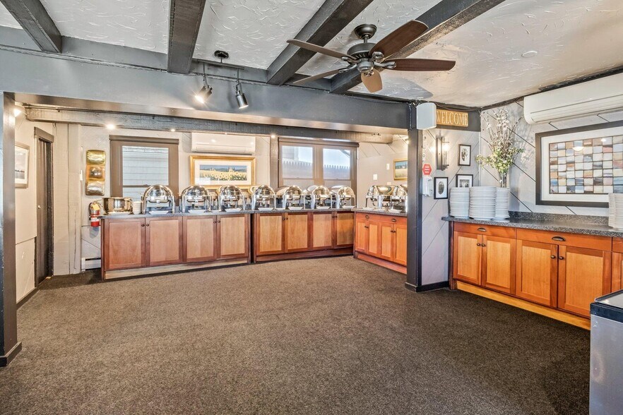 More Photos Of 539 Commercial St, Provincetown Storefront Retail Residential For Sale