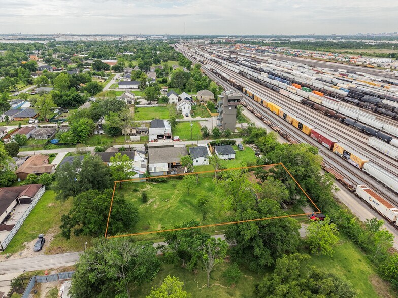 More Photos Of 7702 King St, Houston Land For Sale