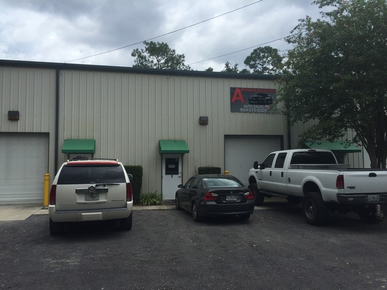More Photos Of 4656 Collins Rd, Jacksonville Warehouse For Lease