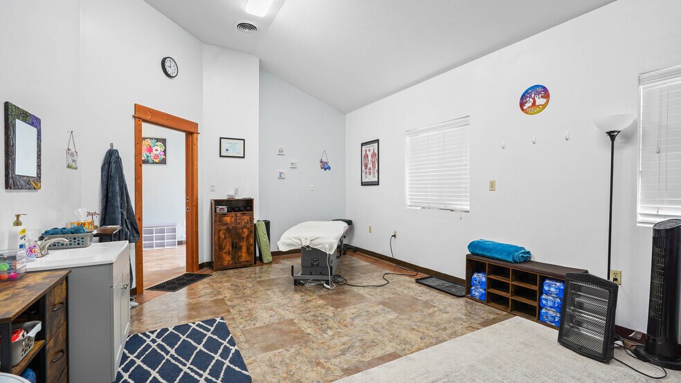 More Photos Of 500 N Front St, Townsend General Retail For Sale