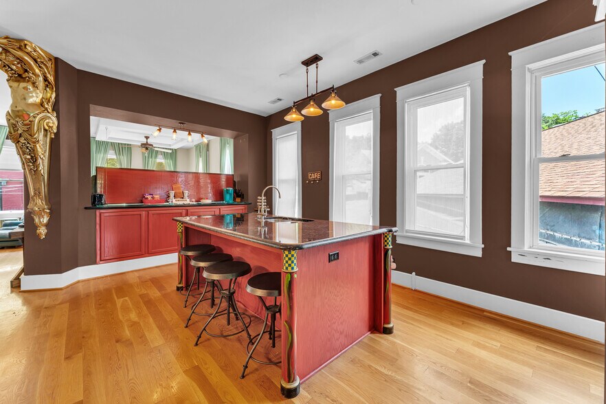 More Photos Of 87 Spring St, Eureka Springs Storefront Retail Residential For Sale