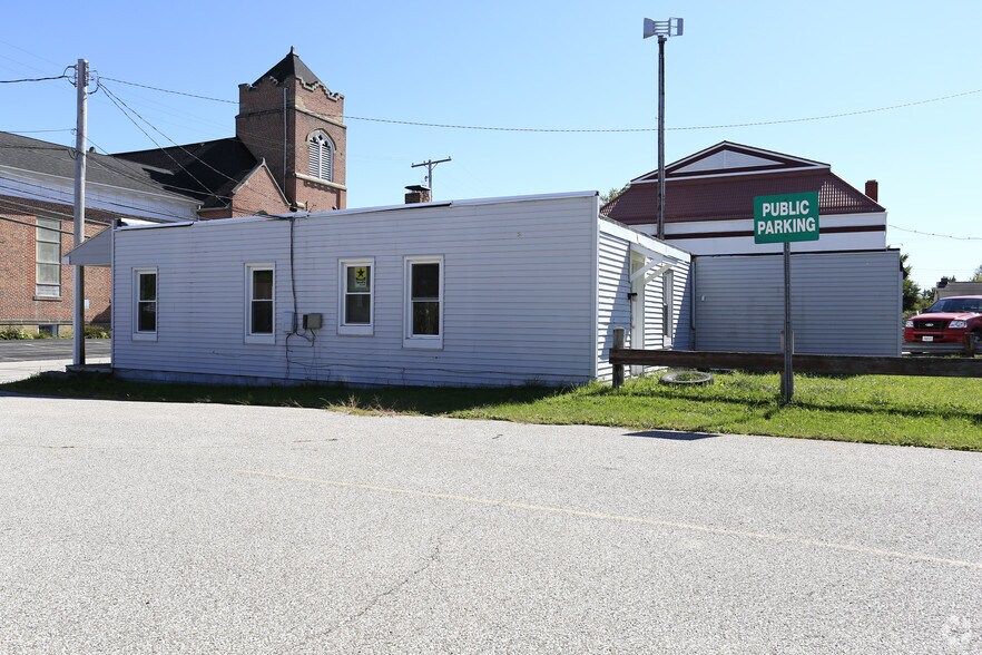 More Photos Of 29 Wall St, Jefferson Storefront For Sale