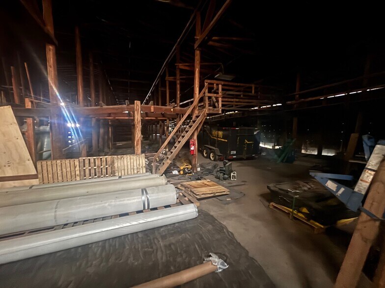 More Photos Of 300 N Dickason Blvd, Columbus Warehouse For Sale