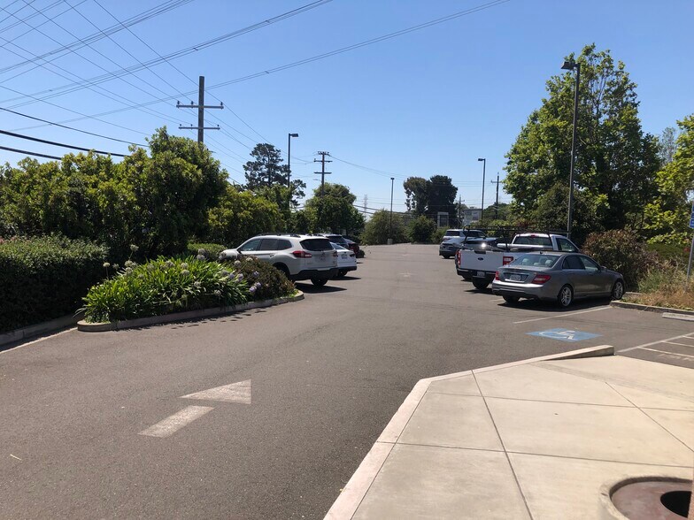 More Photos Of 26027 Eden Landing Rd, Hayward Storefront For Lease