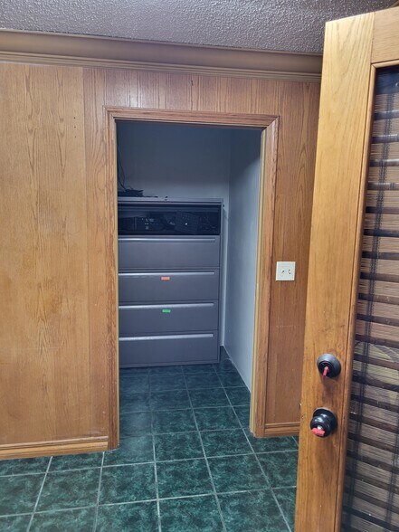 More Photos Of 3540 64th Ave N, Pinellas Park Manufacturing For Lease