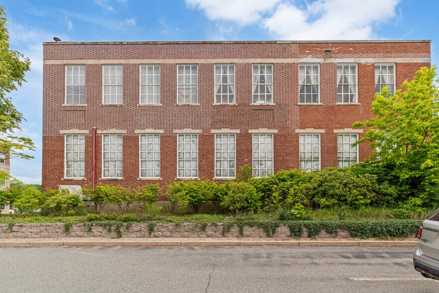 More Photos Of 11 Sanborn St, Reading Specialty For Sale