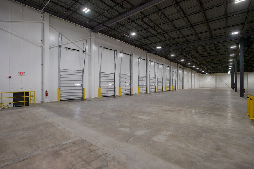 More Photos Of 201 Mac Ln, Keasbey Warehouse For Lease