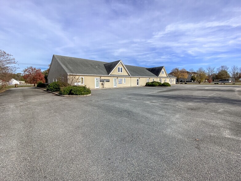 More Photos Of 111 Currituck Commercial Dr, Moyock Office For Sale