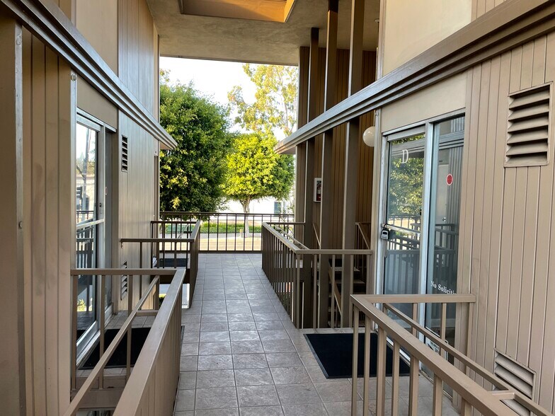 More Photos Of 850 E Chapman Ave, Orange Loft Creative Space For Lease