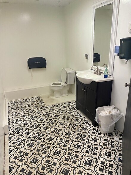 More Photos Of 34 N Main St, Roosevelt General Retail For Sale