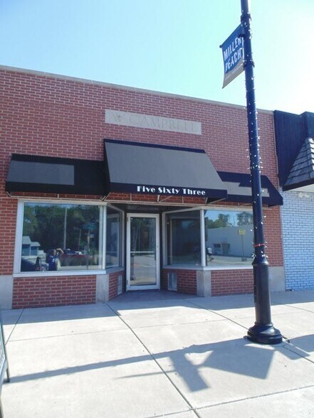 Primary Photo Of 563 S Lake St, Gary Office For Sale