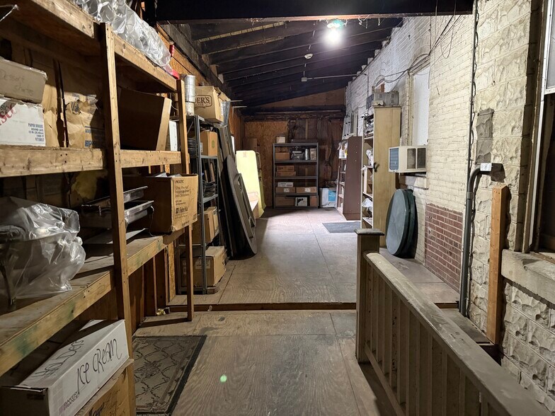 More Photos Of 33 N Washington St, Berkeley Springs Restaurant For Sale