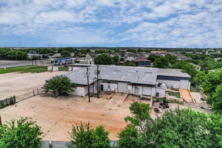 More Photos Of 2939 W Pecan St, Pflugerville Warehouse For Lease