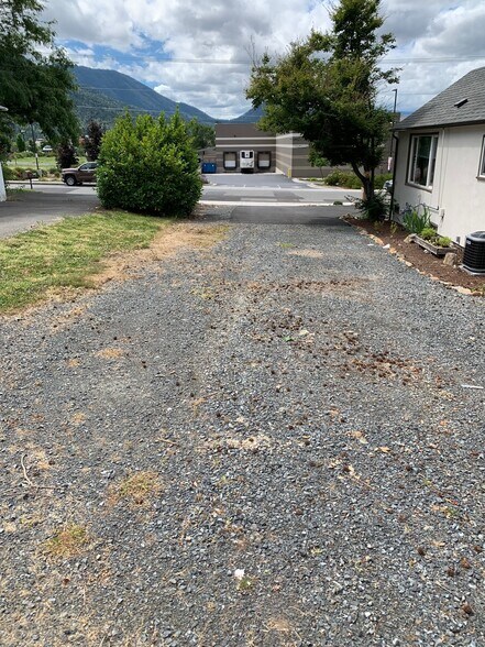 More Photos Of 2060 NE Fairview Ave, Grants Pass Land For Sale