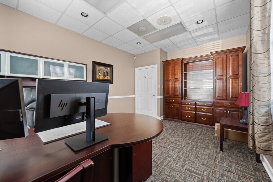 More Photos Of 824 S Dekalb St, Shelby Medical For Sale