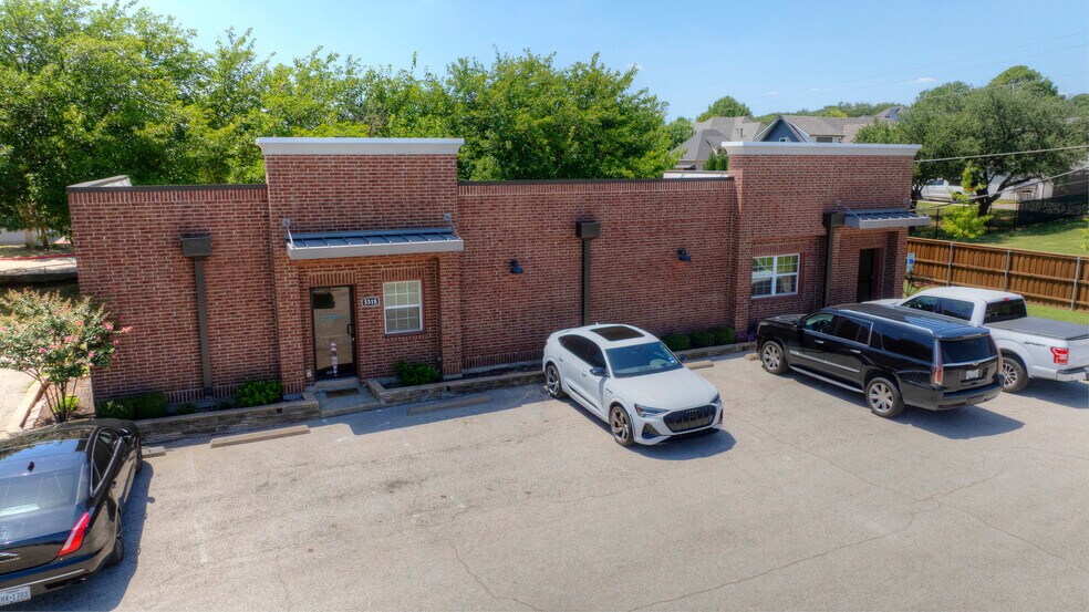 More Photos Of 5318 Bransford Rd, Colleyville Office For Sale