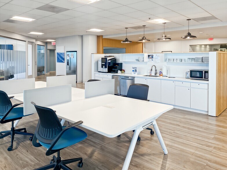 More Photos Of 5 Concourse Pky NE, Atlanta Coworking Space