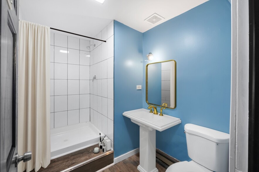 More Photos Of 115 Nippersink Blvd, Fox Lake Hospitality For Sale