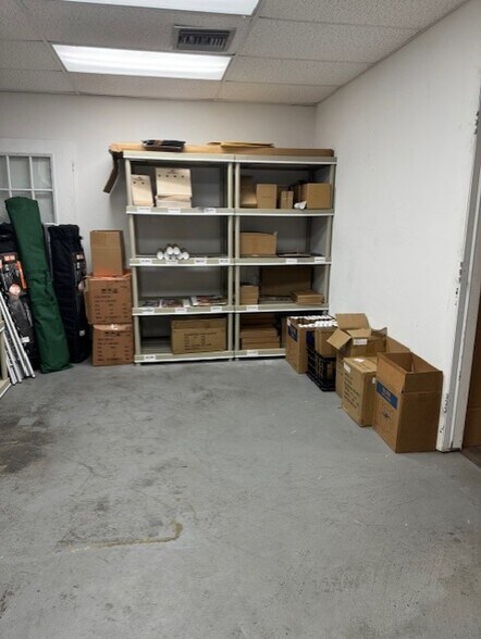 More Photos Of 30798 US Highway 19 N, Palm Harbor Warehouse For Lease