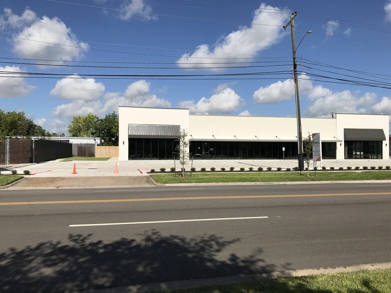 6108 S Rice Ave, Houston, TX 77081 Retail For Lease