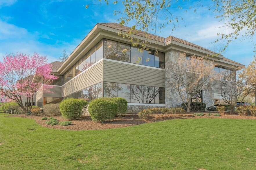 More Photos Of 55 Country Club Dr, Downingtown Medical For Lease