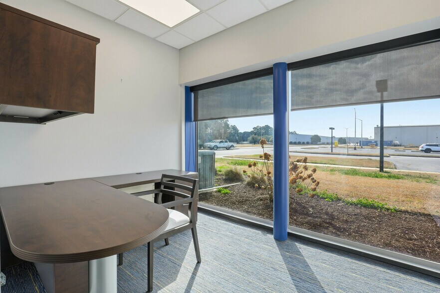 More Photos Of 2780 Jetport Rd, Kinston Office For Lease
