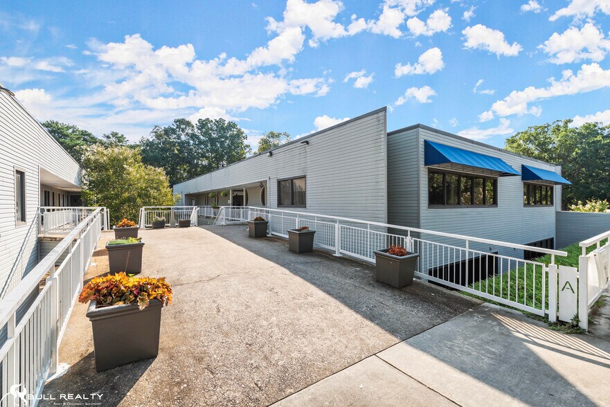 More Photos Of 6667 Vernon Woods Dr, Atlanta Medical For Lease