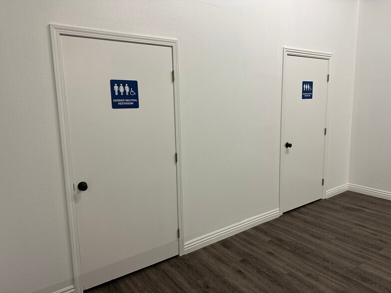 More Photos Of 212 W Magnolia Blvd, Burbank Light Distribution For Lease