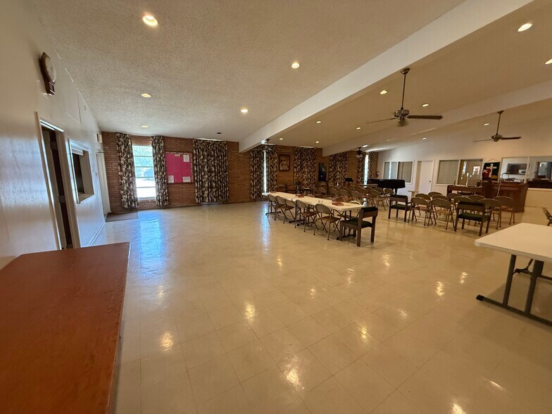 More Photos Of 908 Old Koenig Ln, Austin Religious Facility For Lease