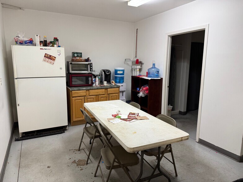 More Photos Of 24108 S Northern Illinois Dr, Channahon Warehouse For Lease