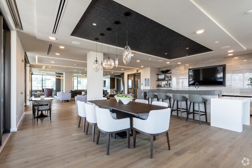 More Photos Of 140 SW Columbia St, Portland Apartments For Lease