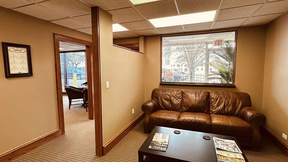 More Photos Of 135-139 E Cady St, Northville Storefront Retail Office For Lease