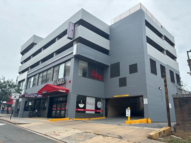 More Photos Of 5252 Wisconsin Ave NW, Washington Unknown For Lease