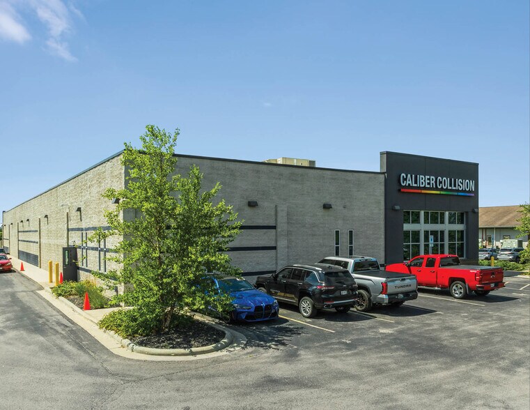 More Photos Of 8026 Forsythia St, Middleton Auto Repair For Sale