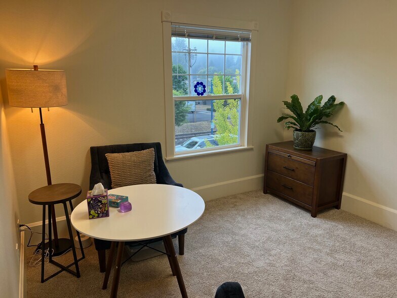 More Photos Of 22566 SW Washington St, Sherwood Office For Lease