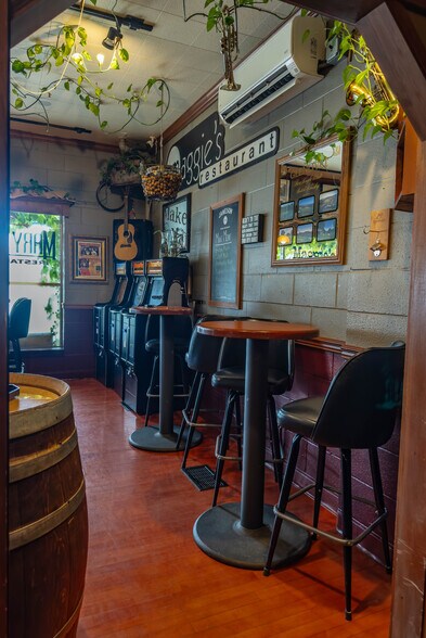 More Photos Of 205 Main St, Onalaska Specialty For Sale