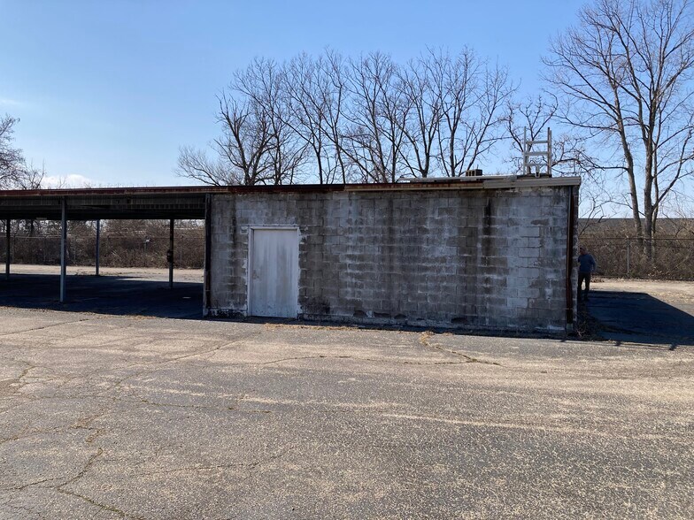 More Photos Of 3901 Lefferson Rd, Middletown Warehouse For Lease
