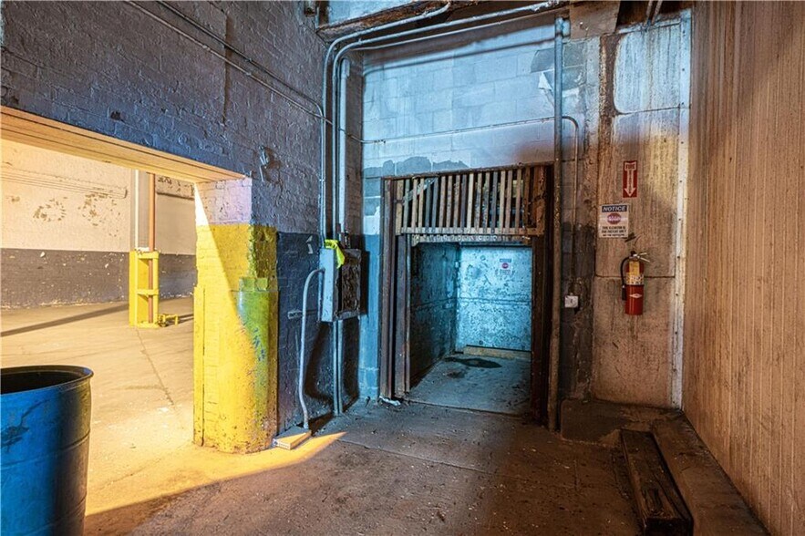 More Photos Of 202 Main St, Saint Joseph Refrigeration Cold Storage For Lease