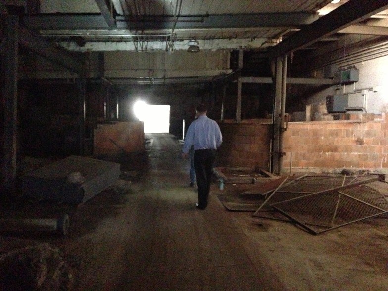 More Photos Of 157 Columbia St, Lee Warehouse For Sale