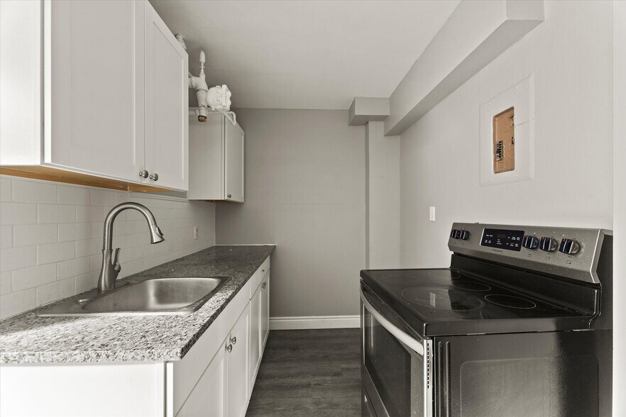 More Photos Of 581 Cataraqui St, Windsor Apartments For Sale