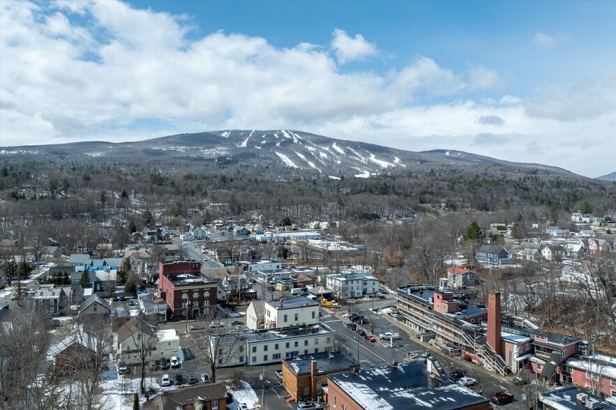 More Photos Of 156 Main St, Ludlow Office For Sale