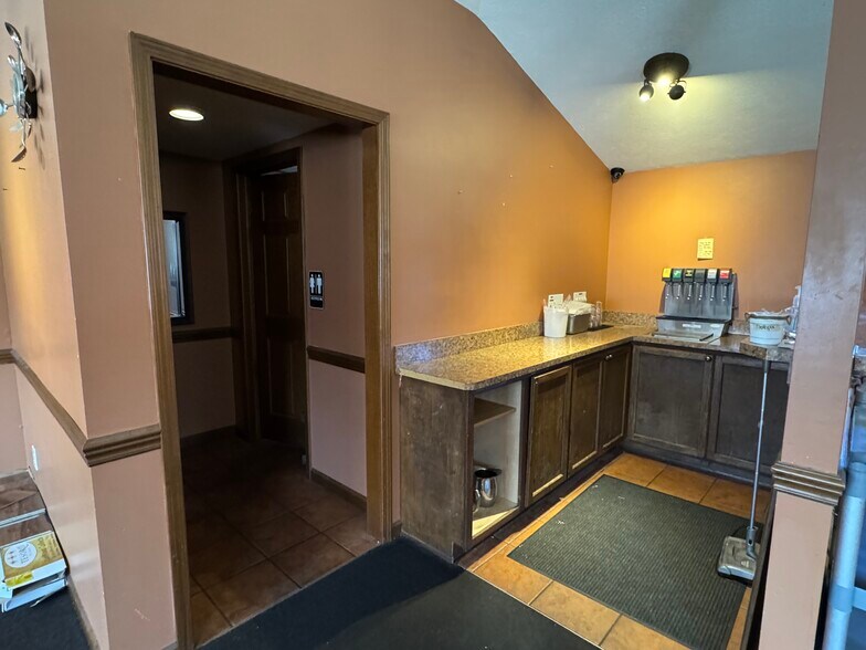 More Photos Of 25020 May St, Edwardsburg General Retail For Sale