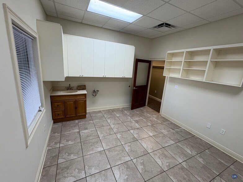 More Photos Of 830 Executive Ln, Rockledge Office For Lease