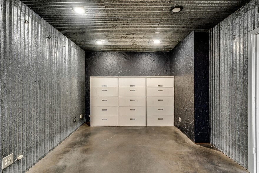 More Photos Of 2217 Old Dennis Rd, Weatherford Service For Sale