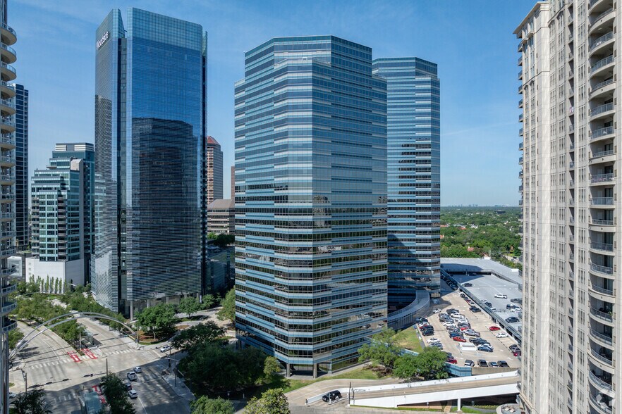More Photos Of 1300 Post Oak Blvd, Houston Office For Lease