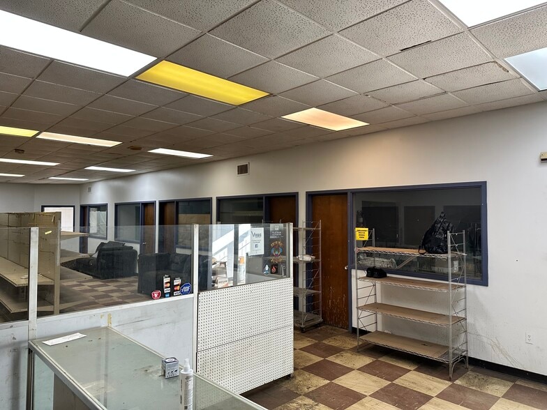 More Photos Of 1323-1325 Ferguson Ave, Pagedale Warehouse For Sale