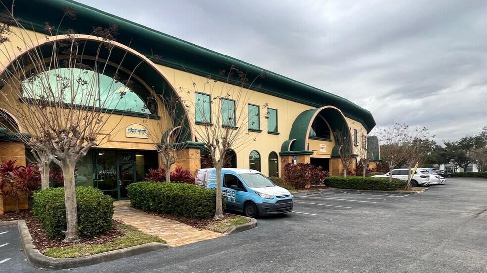More Photos Of 6881 Kingspointe Pky, Orlando Business Park For Lease