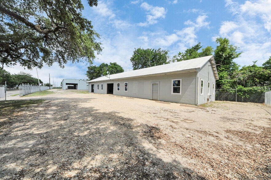 More Photos Of 12024 Alief Clodine Rd, Houston Light Distribution For Sale