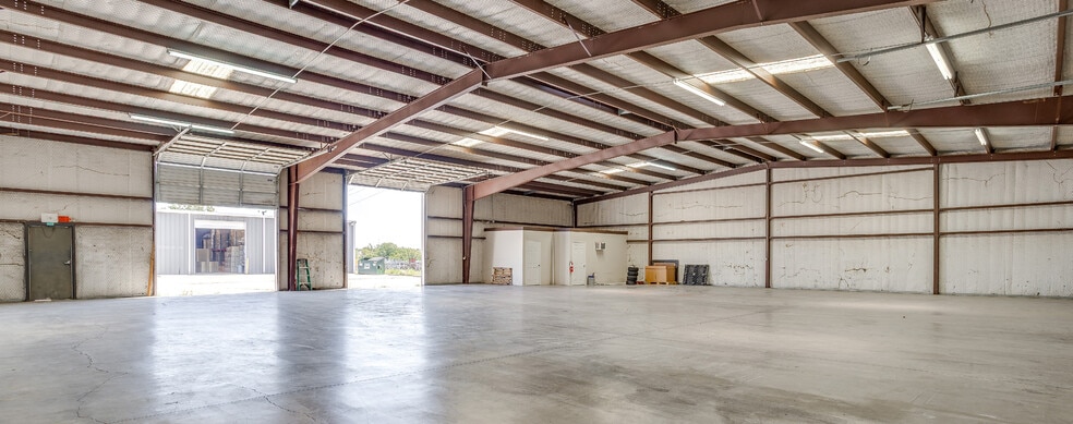 More Photos Of 111 Industrial Blvd, Mansfield Warehouse For Lease